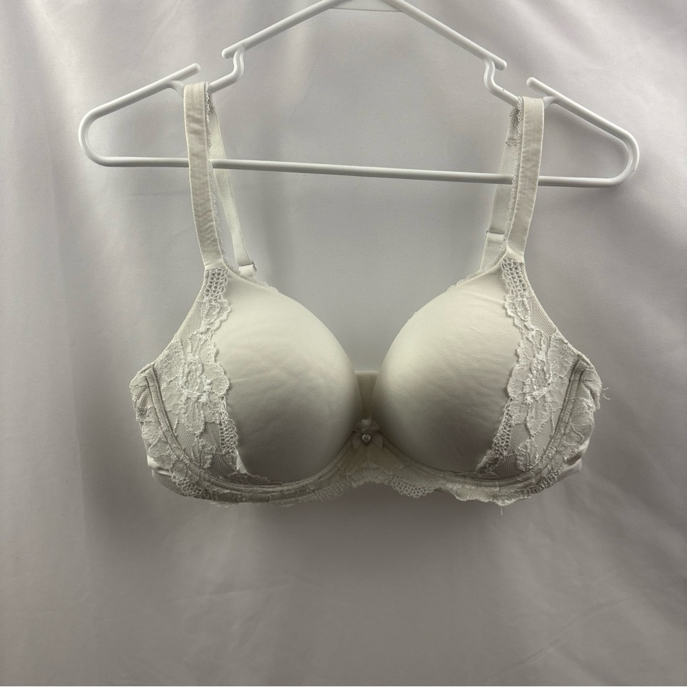 Victoria’s Secret Bra Women’s 38D White Floral Lace Body Victoria No Wire